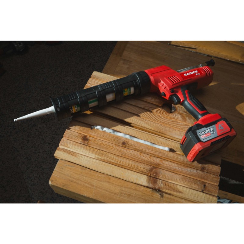 R20 Пистолет за силикон 310ml 3800N рег.обор. Solo RDP-JCG20